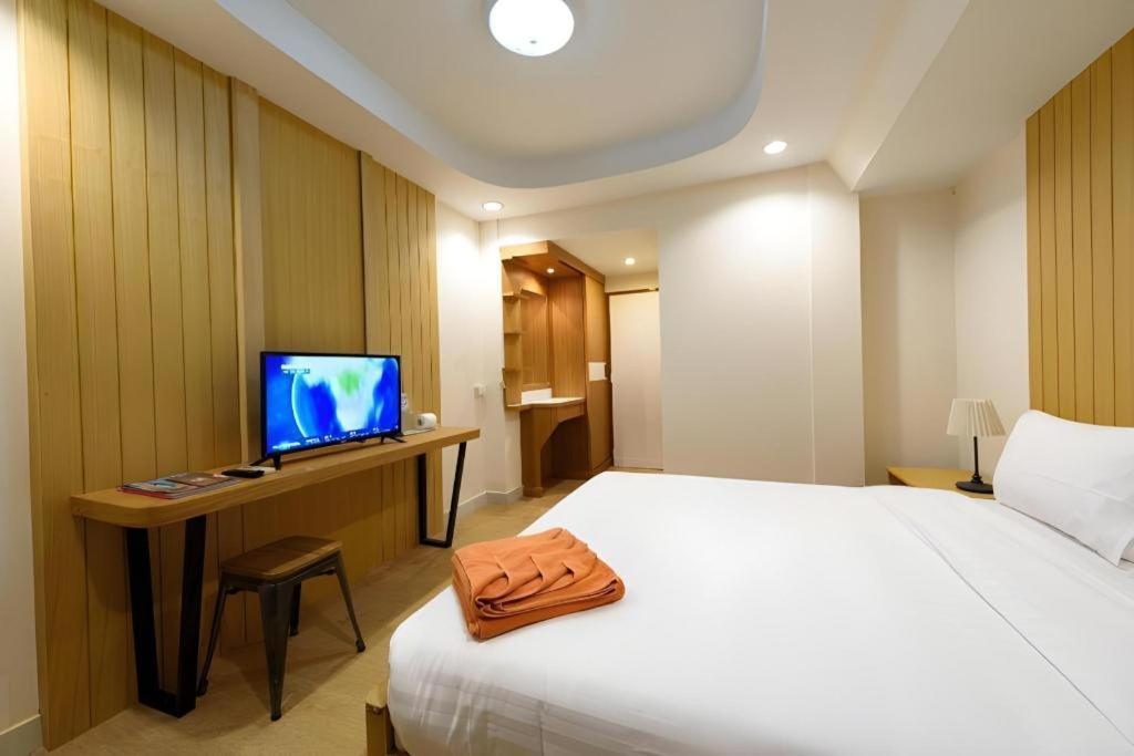 P.72 Hotel Pattaya Exterior photo