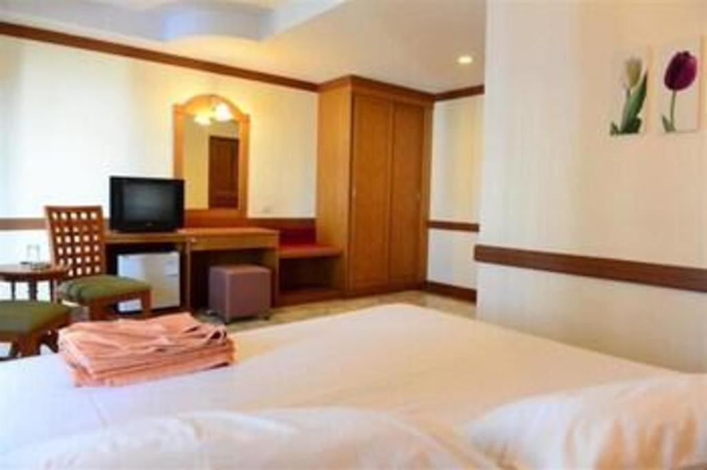 P.72 Hotel Pattaya Exterior photo