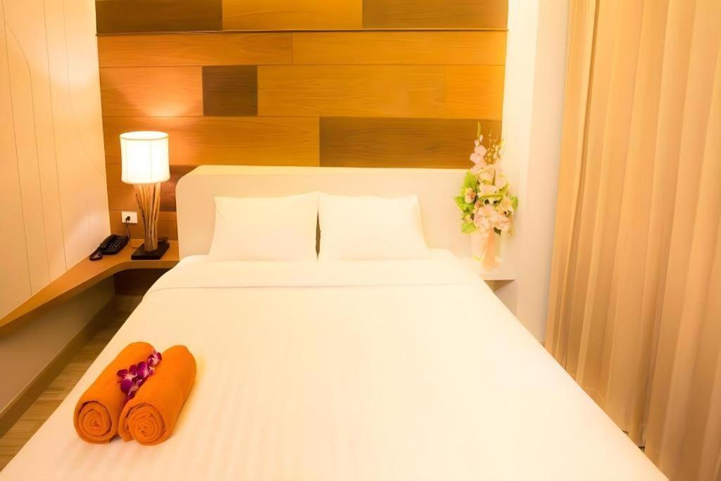 P.72 Hotel Pattaya Exterior photo
