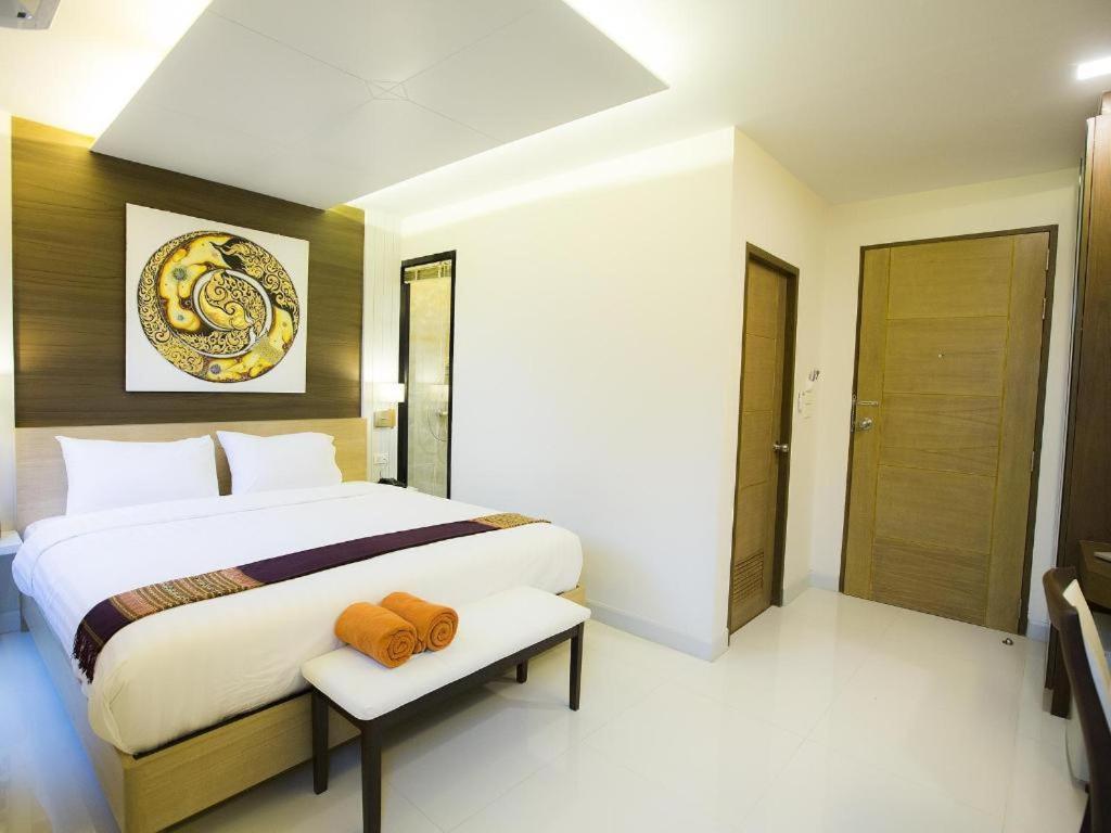 P.72 Hotel Pattaya Exterior photo